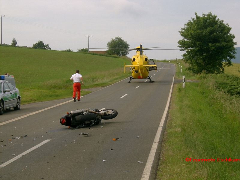 VU Warzenried 17.06.05 - Motorradfahrer schwer verletzt